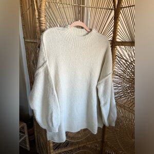 Boutique sweater- new